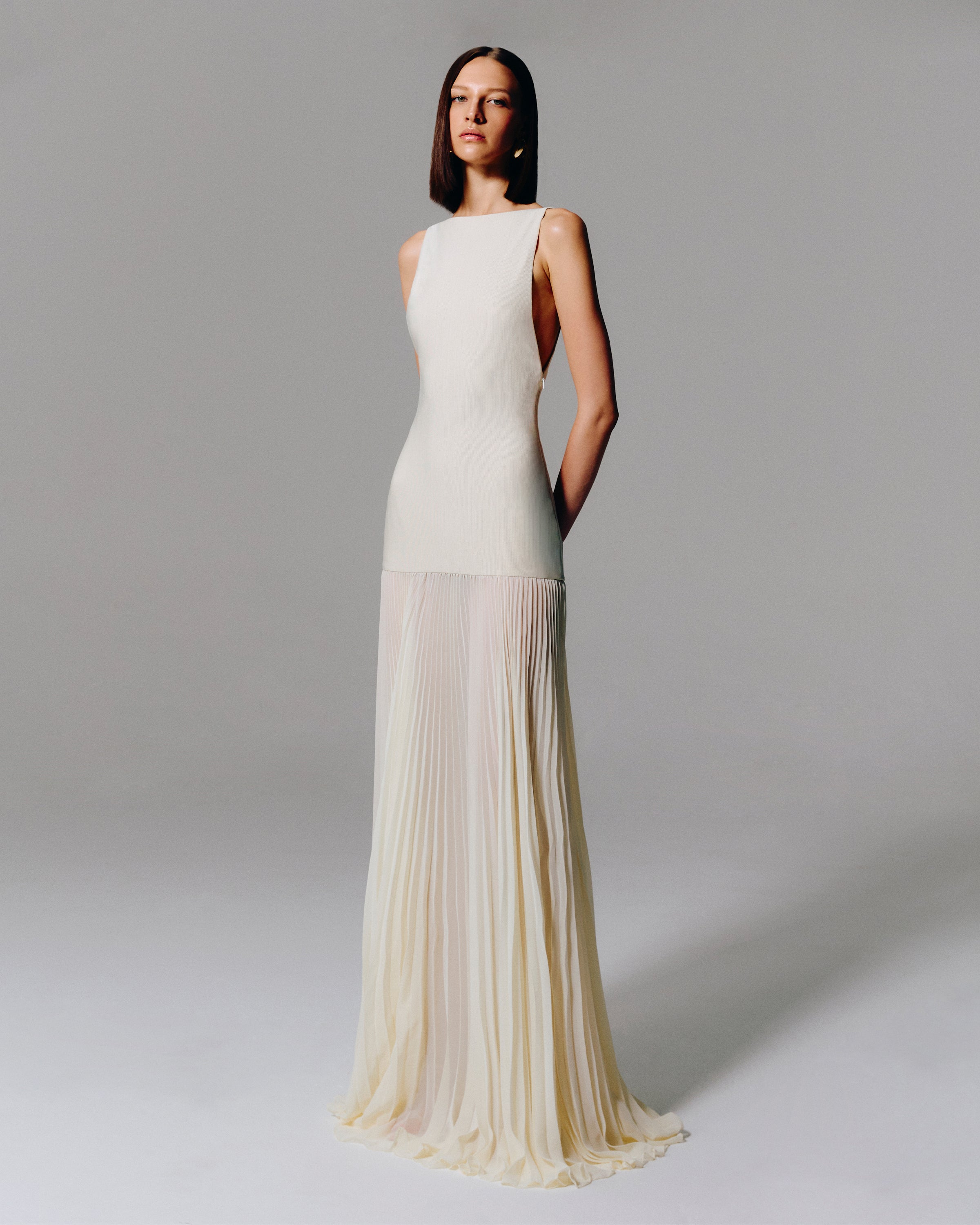 JERSEY SLEEVELESS PLEATED MAXI DRESS