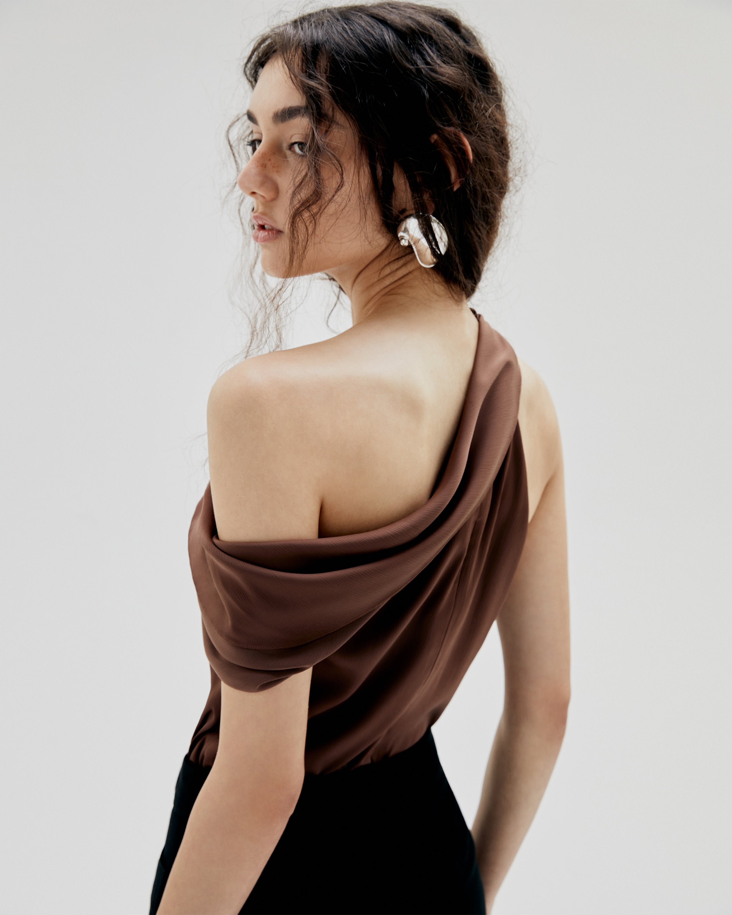 ASYMMETRIC CRUSHED SATIN TOP