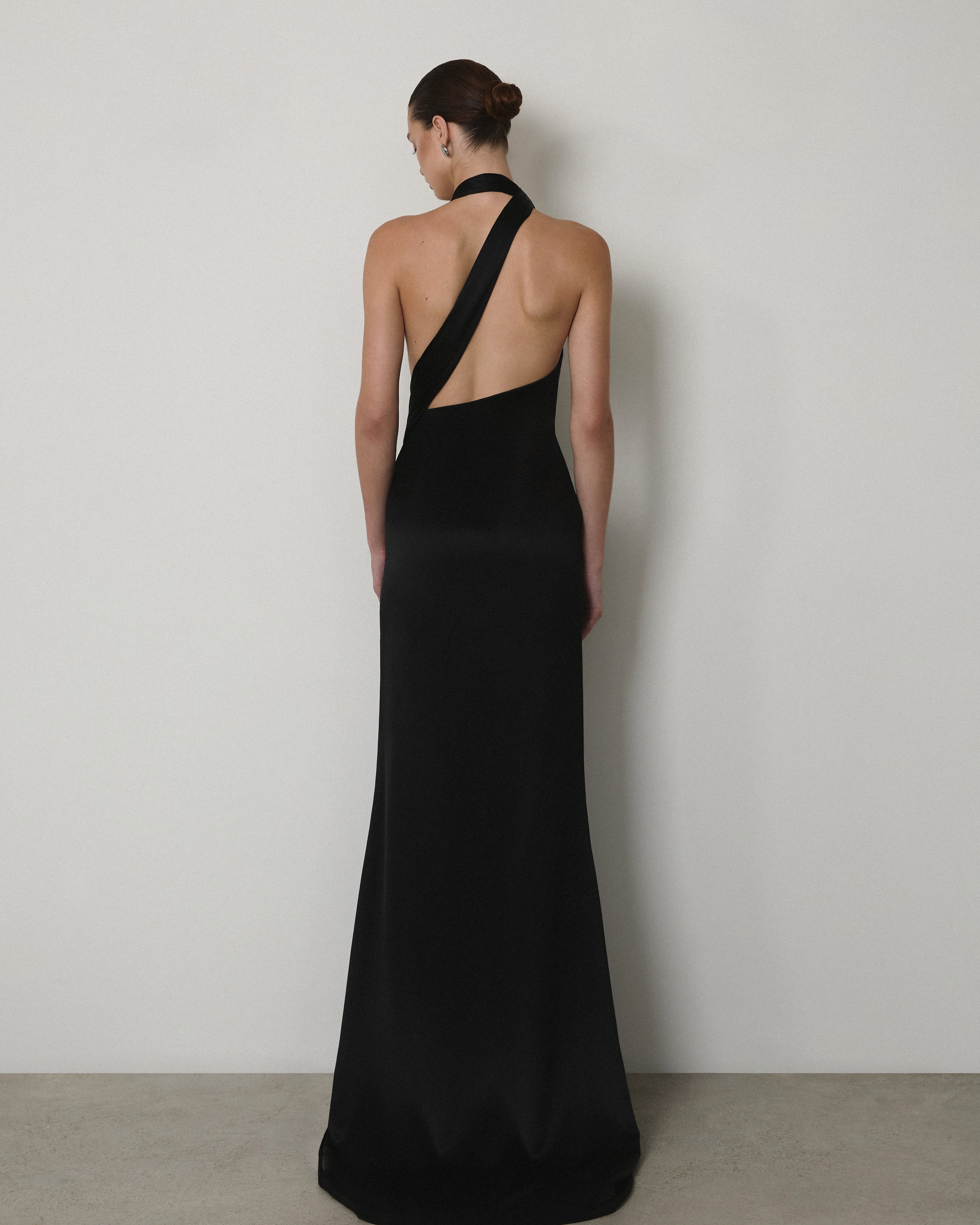 HALTER V-NECK MAXI GOWN
