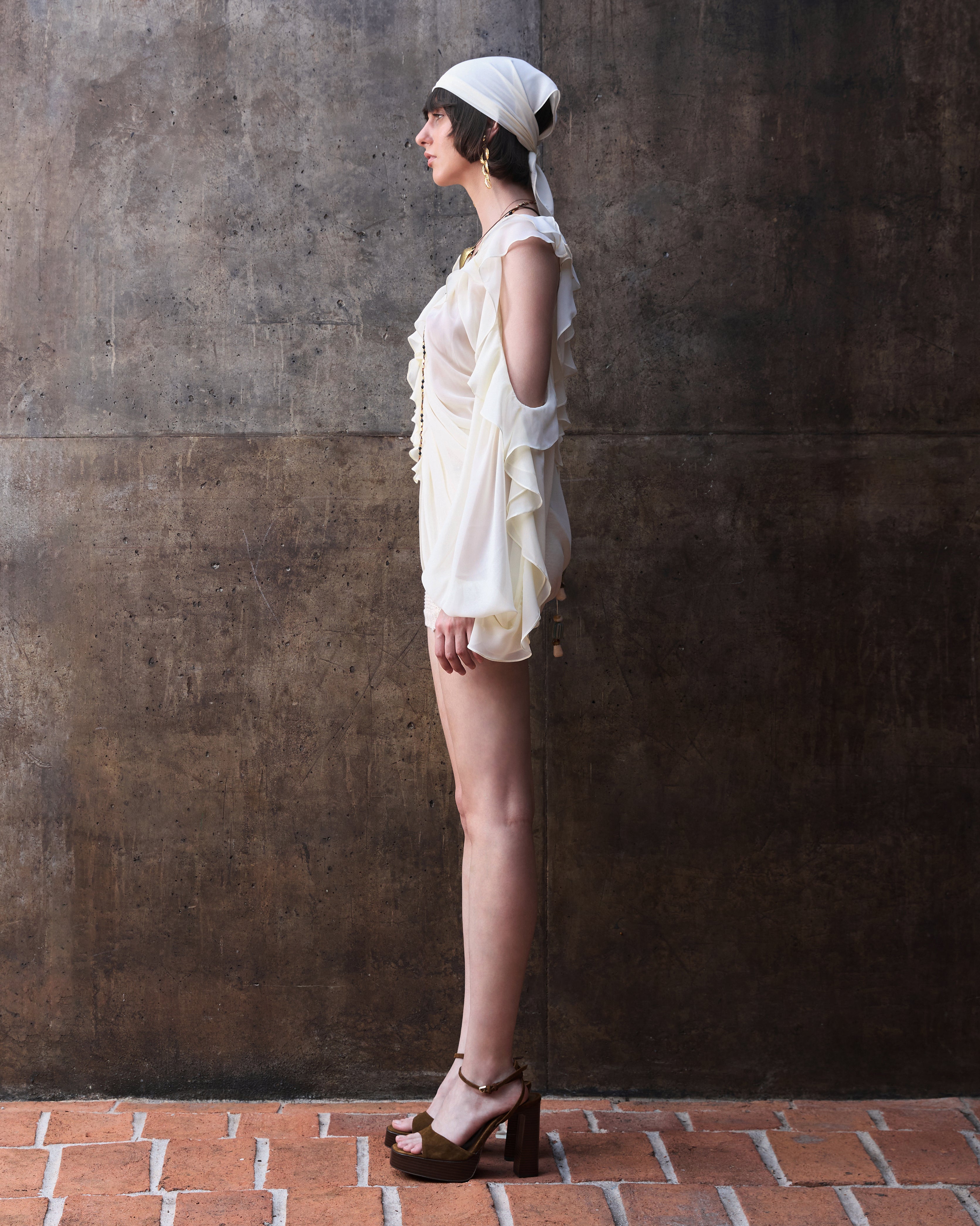ILLUMINATE RUFFLED TUNIC TOP