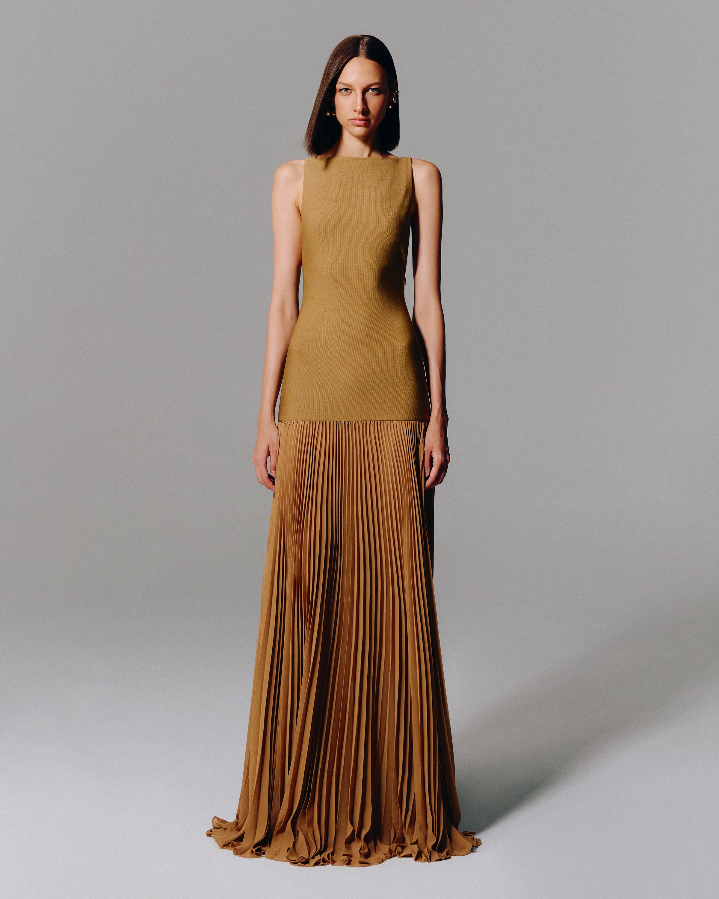 JERSEY SLEEVELESS PLEATED MAXI DRESS