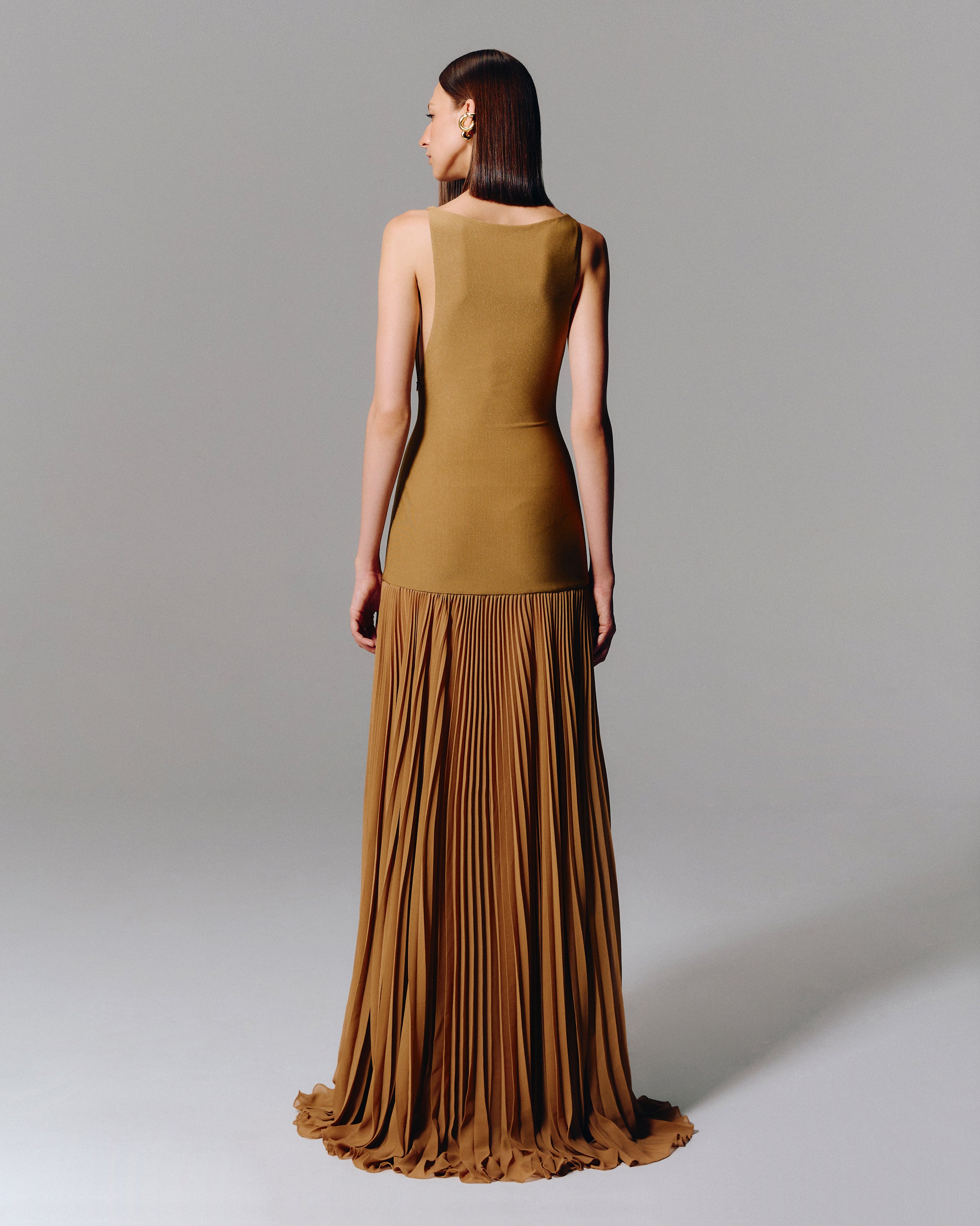 JERSEY SLEEVELESS PLEATED MAXI DRESS