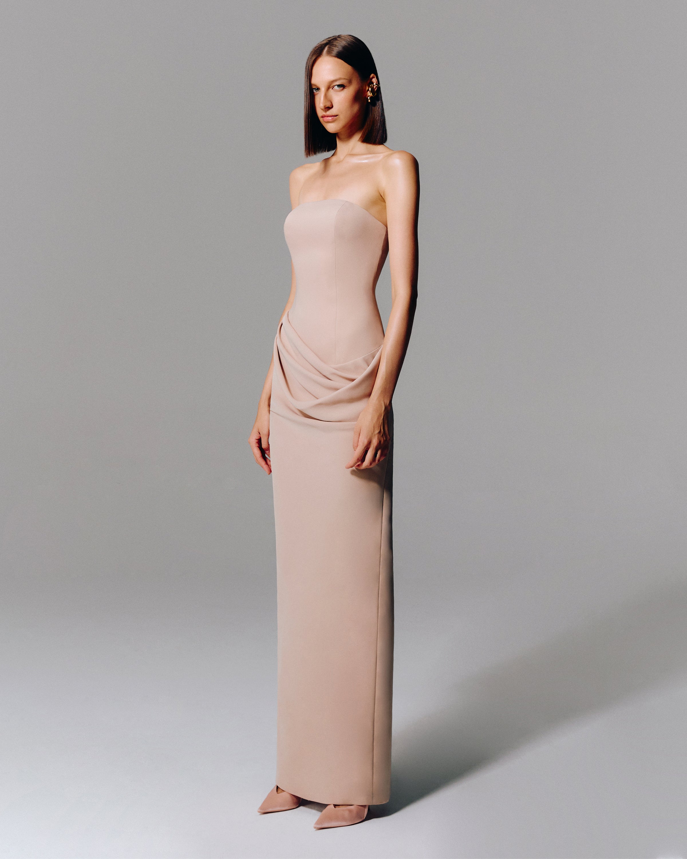 STRAPLESS DRAPED GROWN