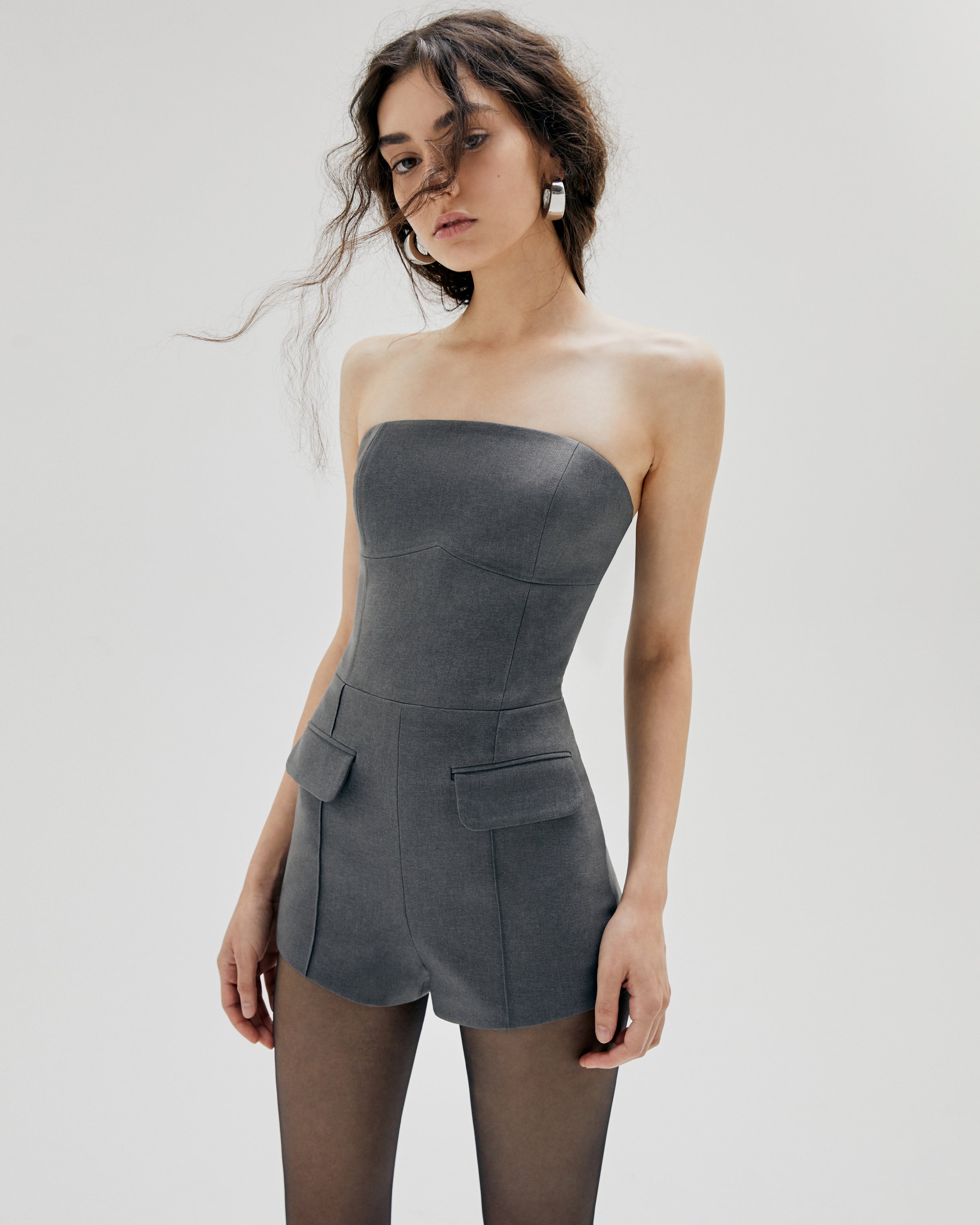 STRAPLESS SHORT JUMPSUIT