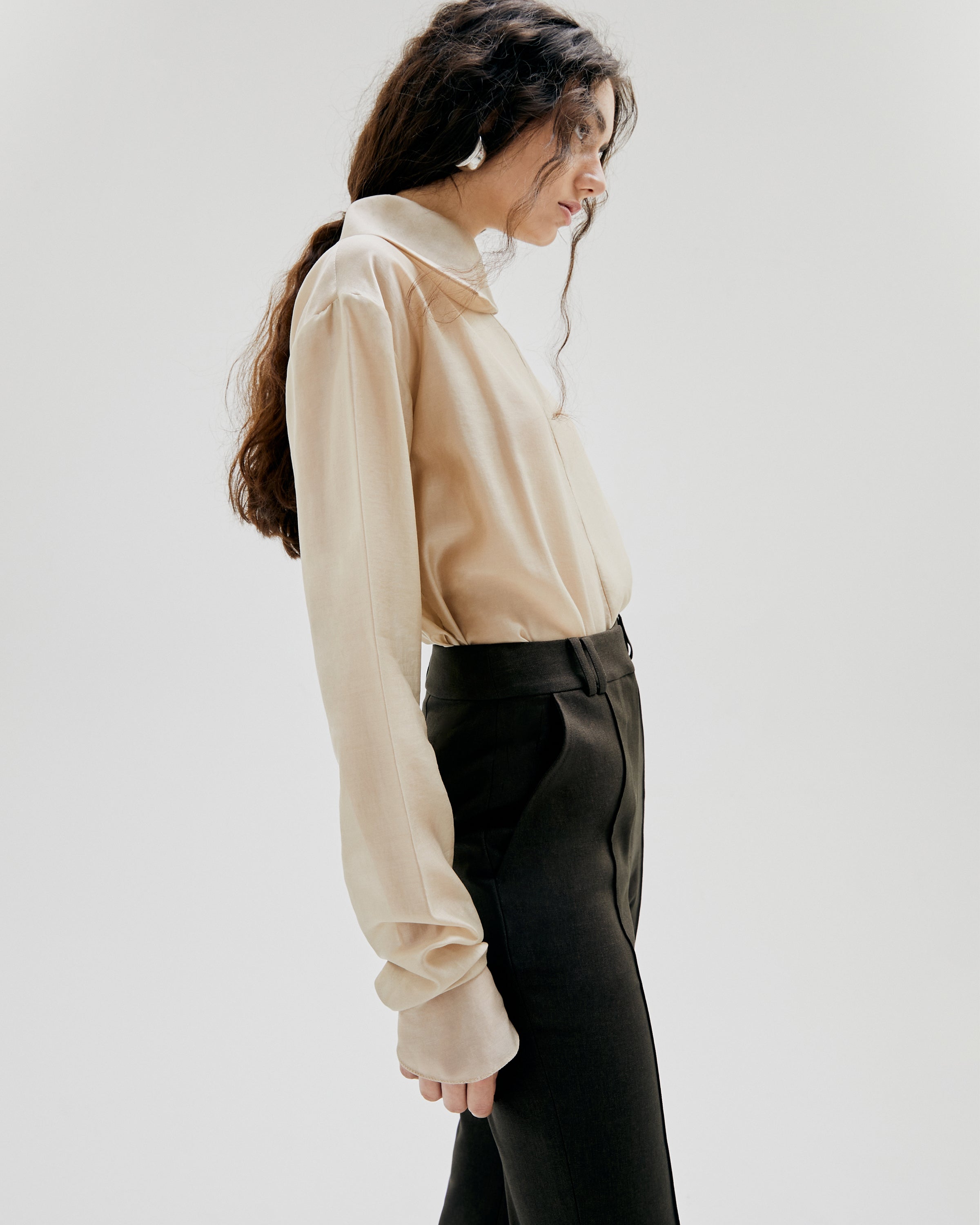 LONG SLEEVES ASYMMETRIC COLLAR TOP