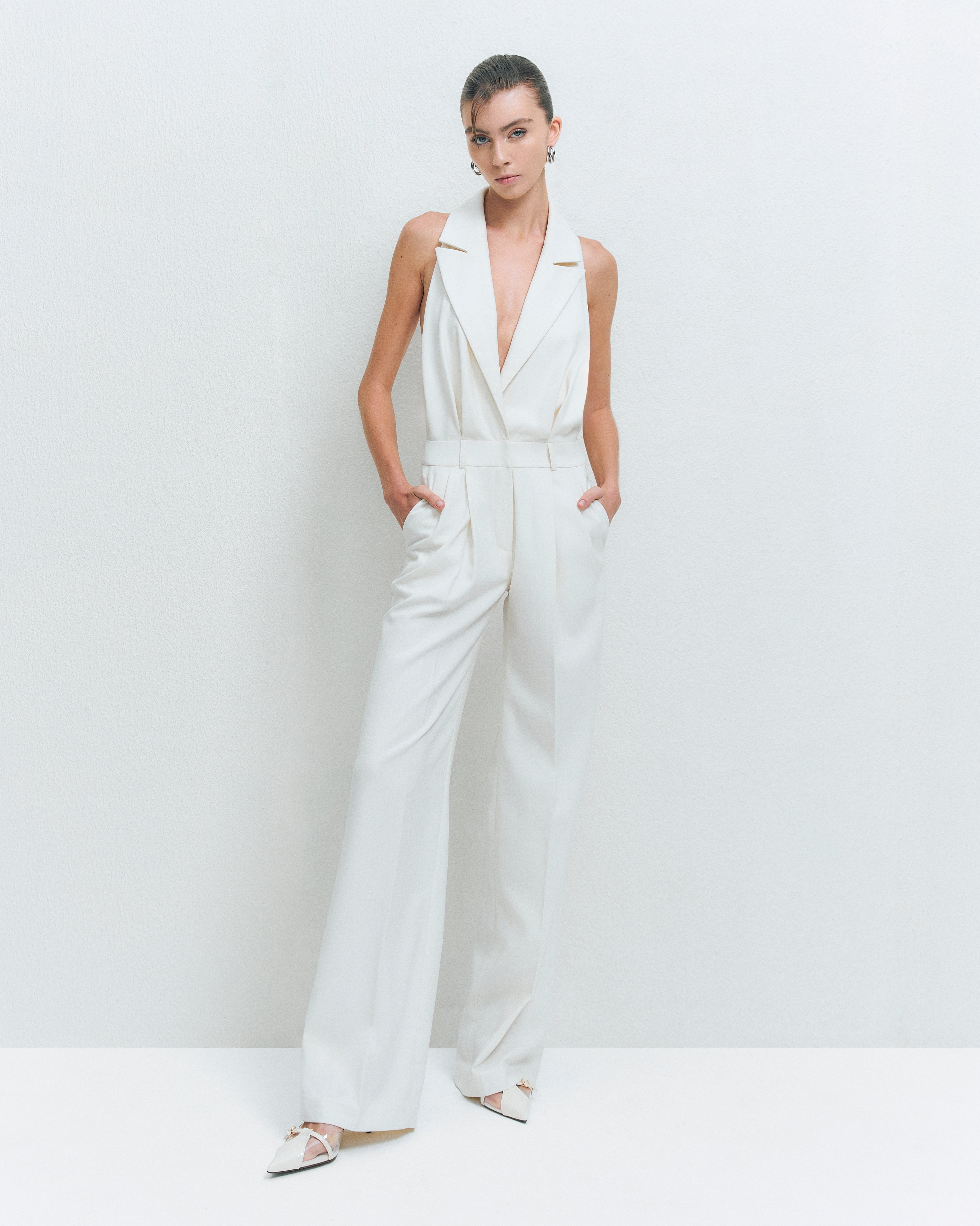 NOTCH COLLAR TAILORED JUMPSUIT