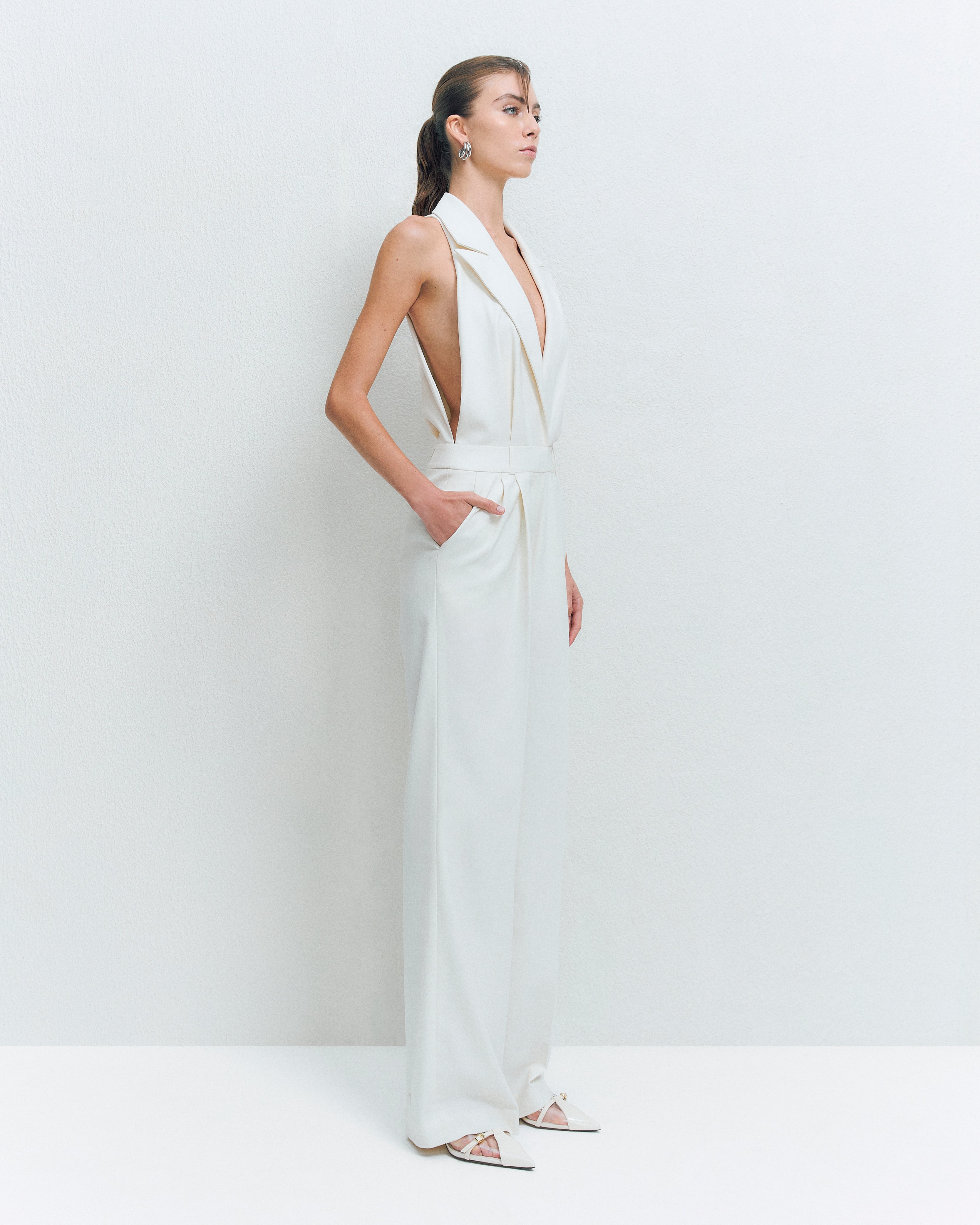 NOTCH COLLAR TAILORED JUMPSUIT